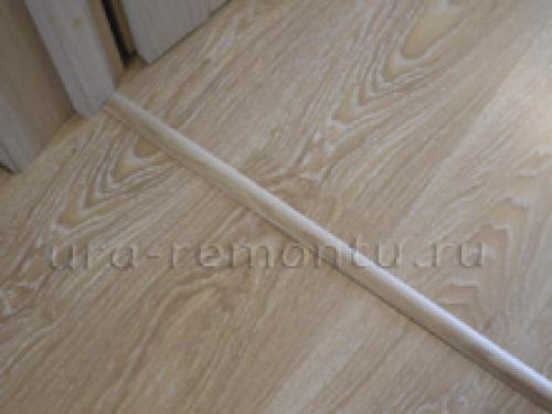 Этапы укладки плинтуса на ламинат. Основные правила крепления плинтуса 09