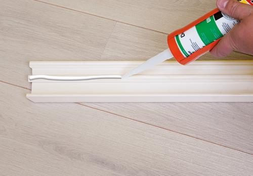 Чем приклеить плинтус к ламинату. Подготовка к работе