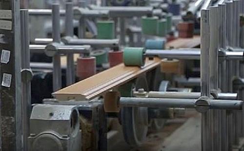 Как делается установка плинтусов на ламинат своими руками. Установка плинтуса своими руками: пластикового, деревянного, из пвх и мдф 09 Как делается установка плинтусов на ламинат своими руками. Установка плинтуса своими руками: пластикового, деревянного, из пвх и мдф 09