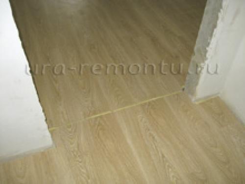 Этапы укладки плинтуса на ламинат. Основные правила крепления плинтуса 08