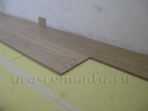 Этапы укладки плинтуса на ламинат. Основные правила крепления плинтуса 07