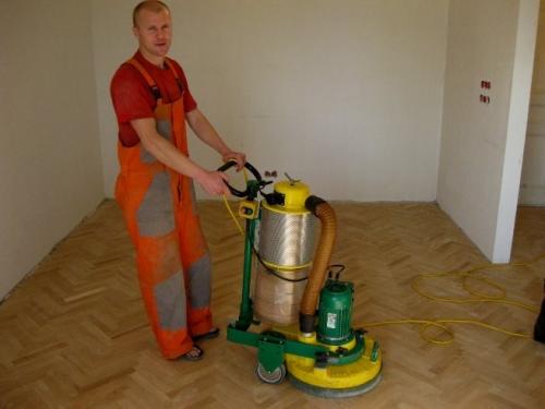 Стерся лак на паркете. Что такое «поджог» паркета и с «чем его едят»!