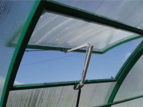 Отмываем поликарбонатную теплицу от зелени. Как ухаживать за поликарбонатной теплицей осенью 03