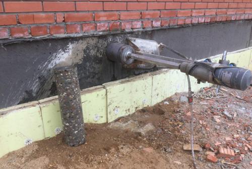 Продухи в фундаменте деревянного дома - Монтаж отдушин своими руками 02 Продухи в фундаменте деревянного дома - Монтаж отдушин своими руками 02