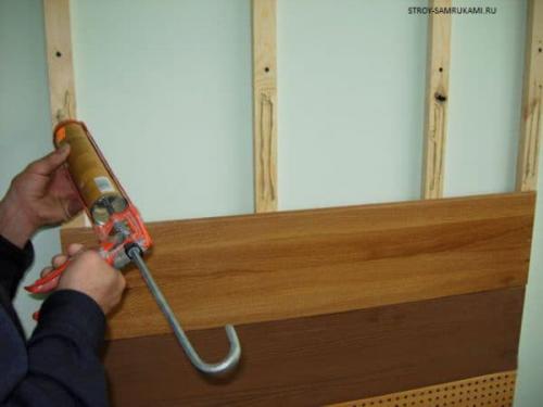 Как крепить панели МДФ на кляймеры. Как крепить деревянные