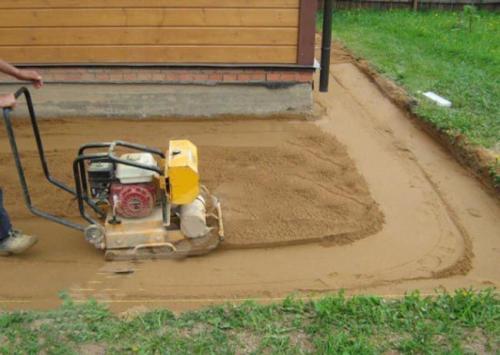 Утепление цоколя и отмостки пеноплексом: основные принципы и технологии 04