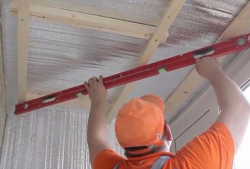 Шаг обрешетки для пластиковых панелей. Сооружение обрешетки из бруса включает в себя следующие этапы: