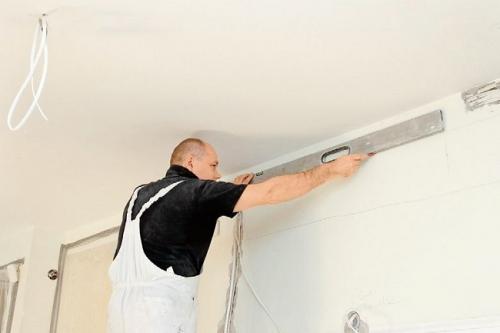 Шаг обрешетки для пластиковых панелей. Сооружение обрешетки из бруса включает в себя следующие этапы: