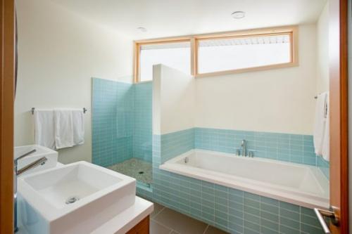 Как обшить ванную пластиковыми панелями без каркаса. Отделка ванной за 1 день пластиковыми панелями бескаркасным методом. Недорогой ремонт ванной комнаты своими руками