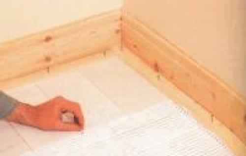 Как положить плитку на деревянный пол и стены.. Подготовка пола 08