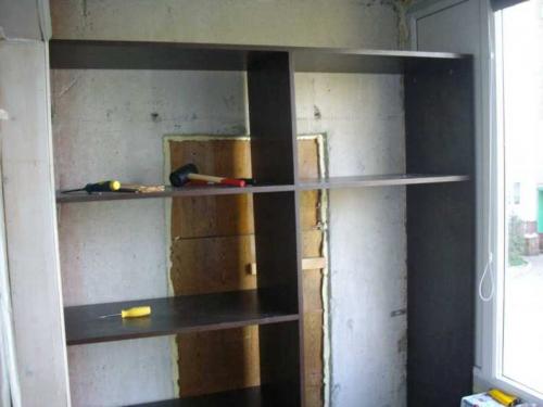 Шкаф на балкон своими руками чертежи. Шкаф на балкон своими руками: учимся делать красивый и недорогой в изготовлении шкаф на лоджии по схемам, и чертежам с размерами