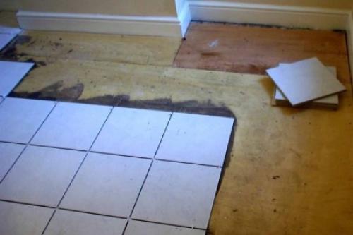 Как положить плитку на деревянный пол в деревянном доме. Основные требования к конструкции пола из плитки 05