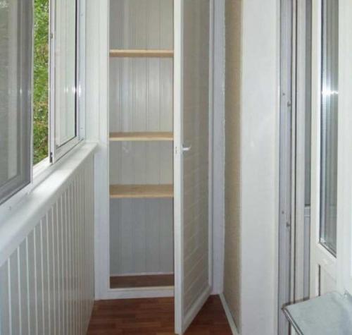 Шкаф на балкон своими руками чертежи. Шкаф на балкон своими руками: учимся делать красивый и недорогой в изготовлении шкаф на лоджии по схемам, и чертежам с размерами