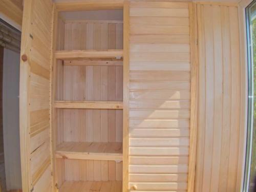 Шкаф на балкон своими руками чертежи. Шкаф на балкон своими руками: учимся делать красивый и недорогой в изготовлении шкаф на лоджии по схемам, и чертежам с размерами