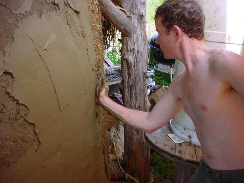 Как утеплить деревянный дом обмазанный глиной. Технология теплоизоляции дома при помощи глины с добавлением опилок или соломы