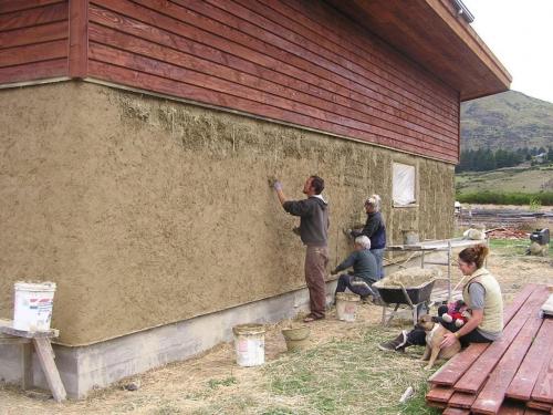 Как утеплить деревянный дом обмазанный глиной. Технология теплоизоляции дома при помощи глины с добавлением опилок или соломы