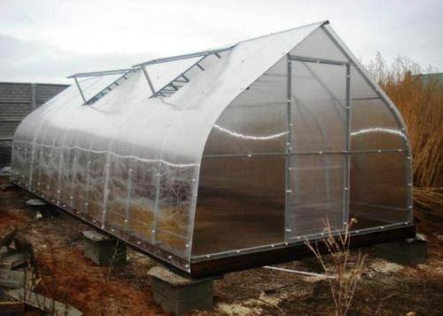 Как правильно выровнять и закрепить профильную трубу на месте строительства каркаса теплицы. Чертеж теплицы и сборка (видео)