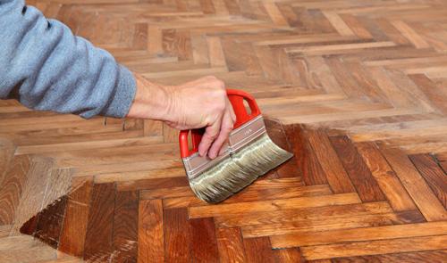 Пошаговая реставрация паркета своими руками. Технология ремонта потускневшего покрытия 01