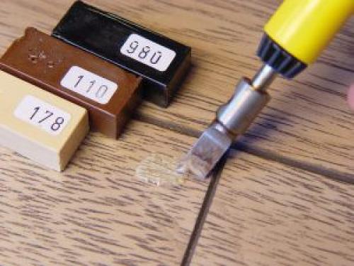 Как восстановить потертый паркет. Материалы для реставрации