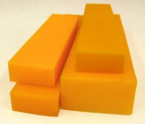 Какие свойства должна иметь краска для полиуретанового плинтуса для пола. Инструкция по покраске полиуретановых багетов