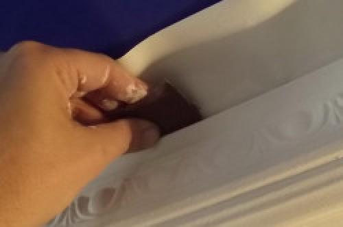 Откройте новый мир красок: 5 способов идеально покрасить потолочный плинтус 04