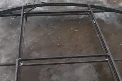 Парник из профильной трубы своими руками. Самодельная теплица из профильной трубы и поликарбоната