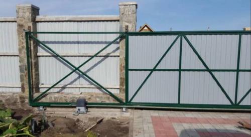 Самодельные откатные ворота чертежи. Откатные ворота своими руками — пошаговые инструкции по изготовлению конструкции механических откатных ворот и на электроприводе + фото