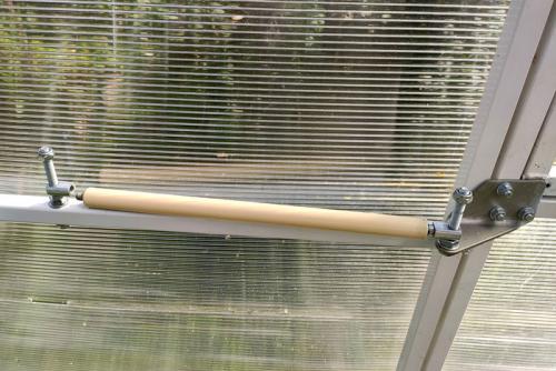 Как установить тепличные створки. Устройство автоматического проветривания теплиц