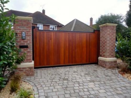 Минусы откатных ворот. Цена и недостатки