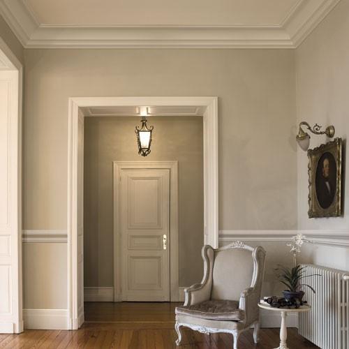 Какие цвета и фактуры доступны для плинтуса напольного полиуретанового широкого