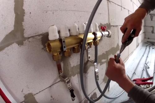 Теплый пол водяной коллектор. Подключение труб теплого пола к гребенке