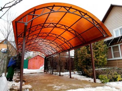 Навес для машины из поликарбоната своими руками. Навес из поликарбоната — поэтапный мастер-класс для изготовления своими руками, преимущества навеса, особенности конструкции