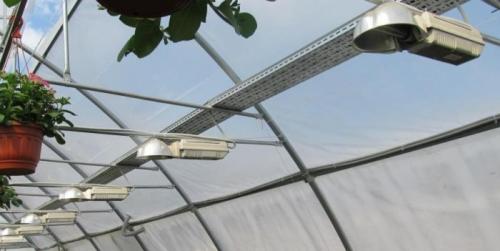 Как устанавливать светодиодный свет для теплиц. Как сделать освещение в теплице своими руками?