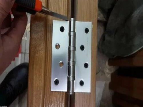 Как выбрать съемные дверные петли. Универсальные петли