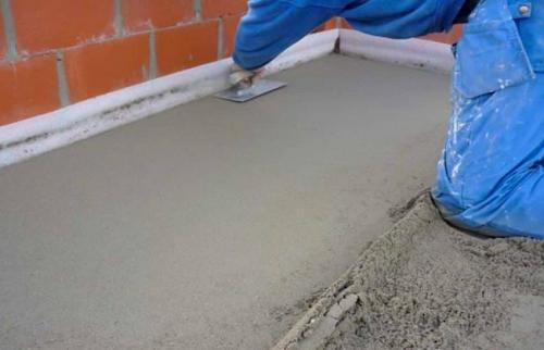 Пол на балконе пошагово. Технология изготовления стяжки своими руками