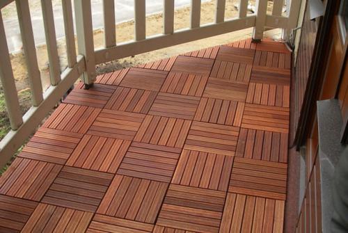 Пол балкона на деревянных лагах. Преимущества и особенности деревянного пола на балконе или лоджии 06