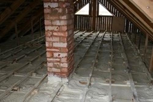 Защита от непогоды: создание чердачного перекрытия в деревянном доме 03