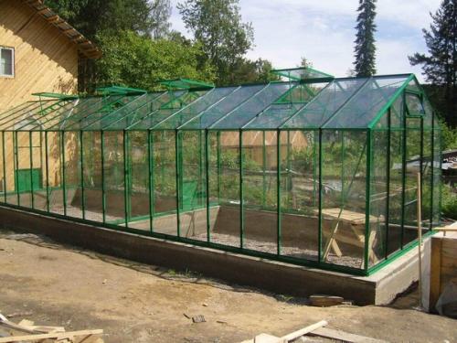 Как обеспечить герметичность и теплоизоляцию теплицы из поликарбоната