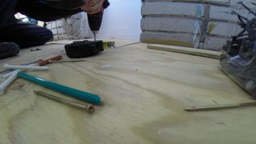 Дсп на пол балкона. Причины для укладки плитных материалов