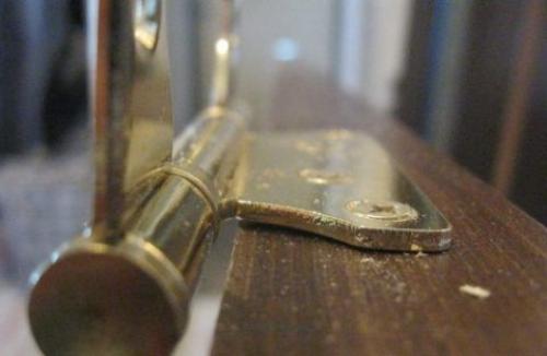 Как выбрать универсальные дверные петли. Петля дверная универсальная — виды изделий и рекомендации по их монтажу