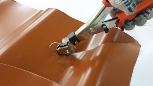 Как выставить первый лист металлочерепицы. Особенности двускатной кровли из металлочерепицы