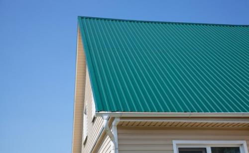 Как укладывать металлочерепицу на крышу.  Выбор черепицы: какой кровельный материал выбрать 05