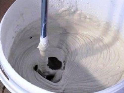 Шпаклевка стен под обои своими руками. Шпаклевание стен под обои: технология, как зашпаклевать стены своими руками 13