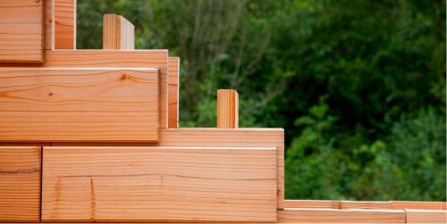 Какие преимущества и недостатки имеет утепление стен брусового дома