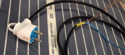 Монтаж инфракрасного электрического теплого пола. Этапы установки пленочного теплого пола 09 Монтаж инфракрасного электрического теплого пола. Этапы установки пленочного теплого пола 09