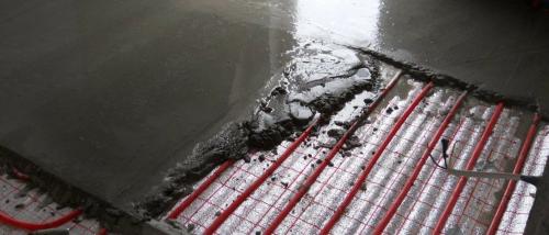 Удивительно простой способ монтажа водяного теплого пола под стяжку 01