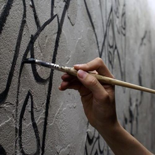 Нанесение декоративной штукатурки валиком. Как наносить декоративную штукатурку «короед»?