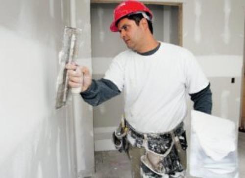 Шпаклевка для стен под обои, какую выбрать. Виды шпаклевочных смесей