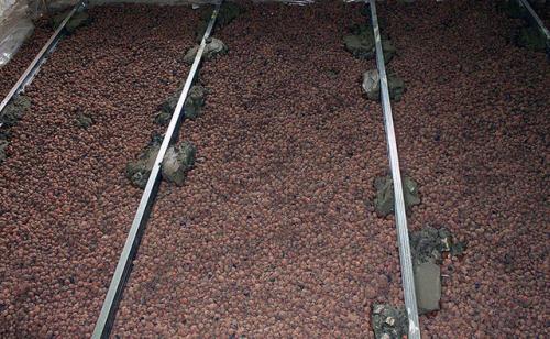 Как правильно залить пол в частном доме. Установка маяков 01 Как правильно залить пол в частном доме. Установка маяков 01