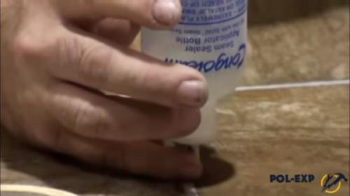 На что приклеить кусок линолеума. Ремонт дыр и разрывов в полотне